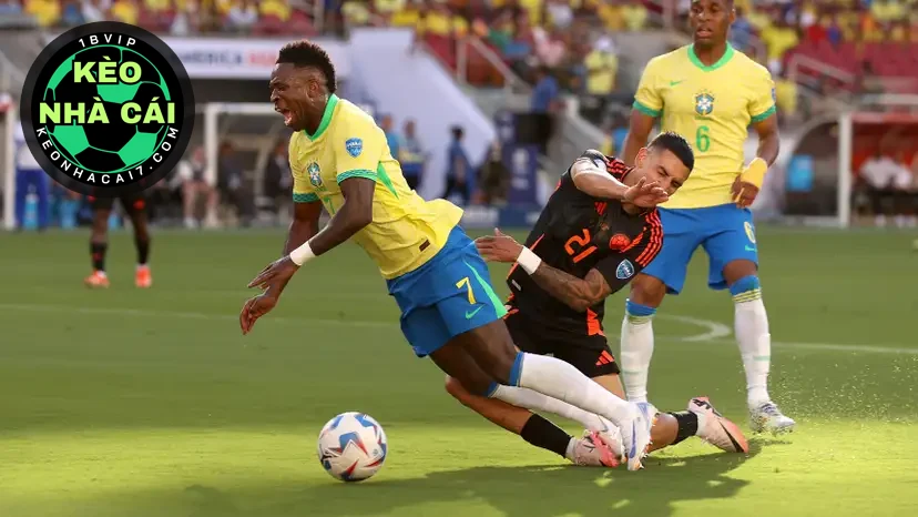 Vinicius Junior luôn bị đối phương chăm sóc kỹ lưỡng